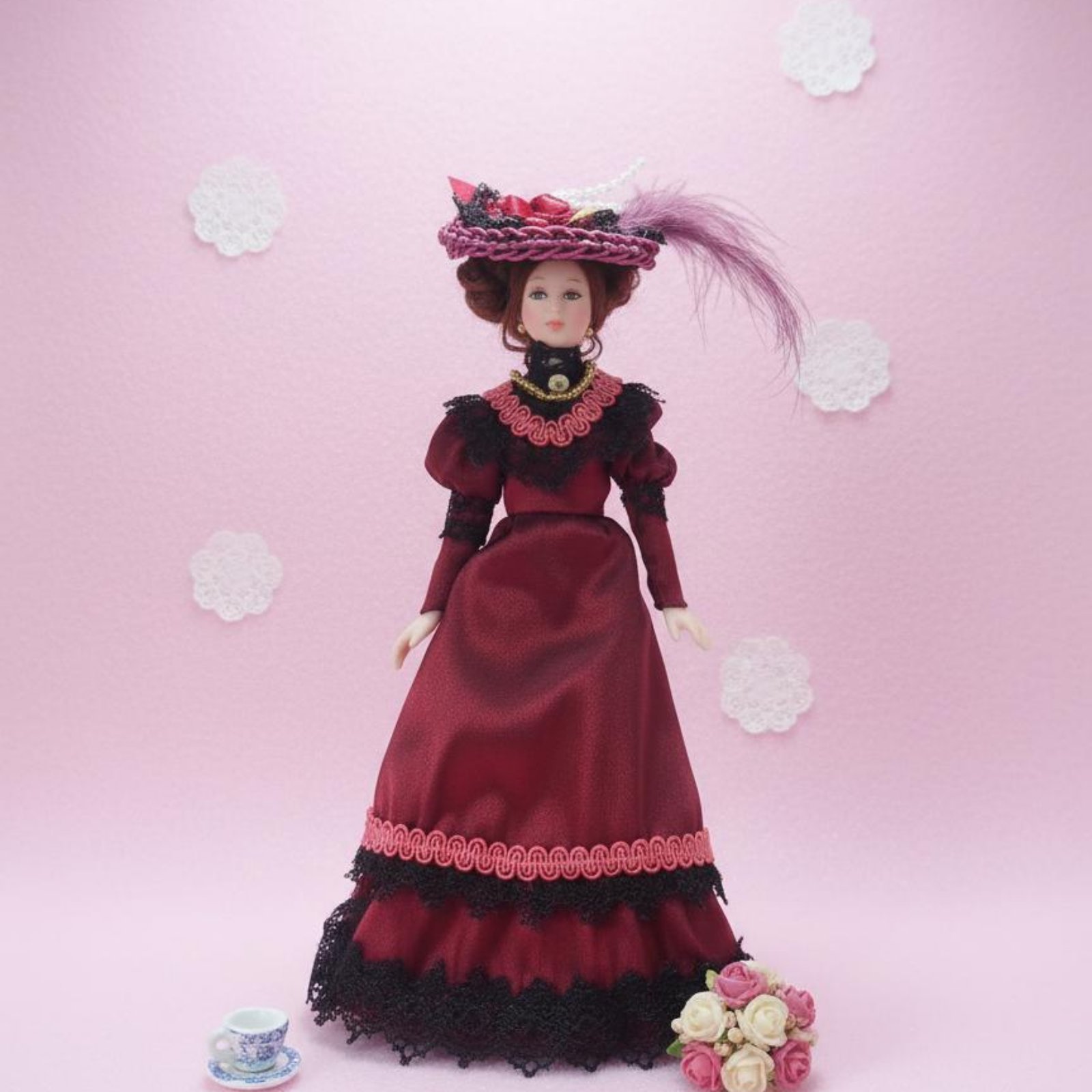 1:12 Victorian Porcelain Doll  - đánh giá và giá Vintage Collectible Porcelain Dolls